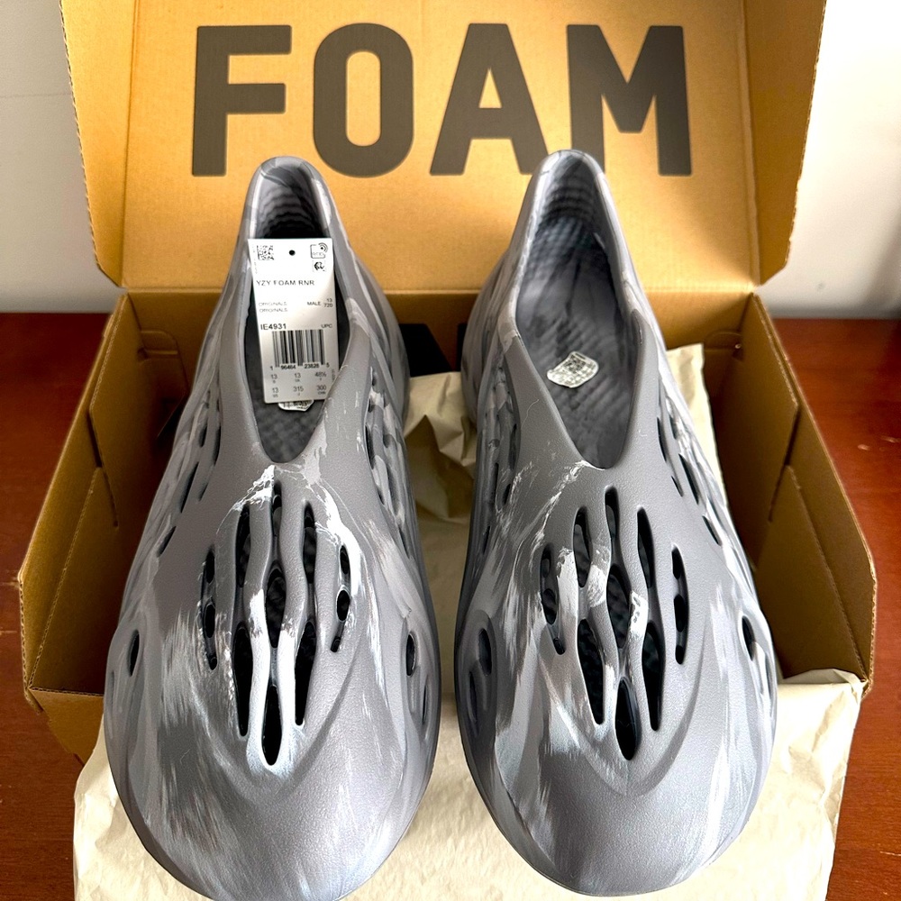 adidas Yeezy Foam RNR